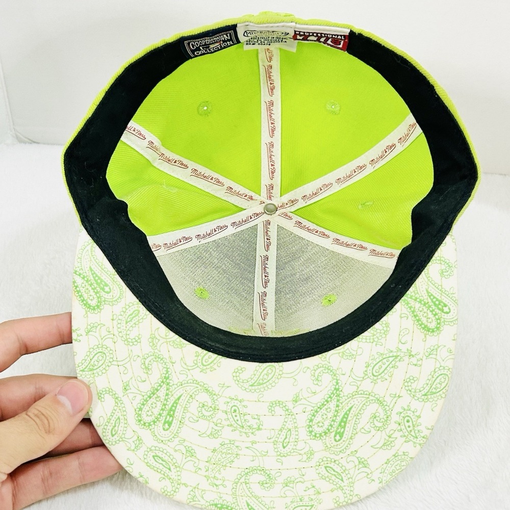 New York Yankees Mitchell & Ness Lime Green Fitted Hat Cap 7 7/8 MLB Baseball - Picture 7 of 8